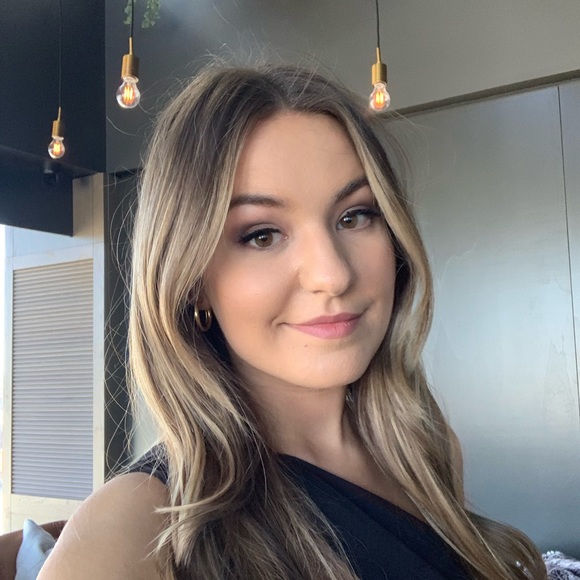 MEET YOUR POSHER - Picture 9 of 10